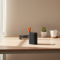Altavoz Bluetooth Xiaomi Sound Pocket — Clasificación IP67, carcasa del tamaño de la palma de la mano, acabado negro mate y detalles naranjas