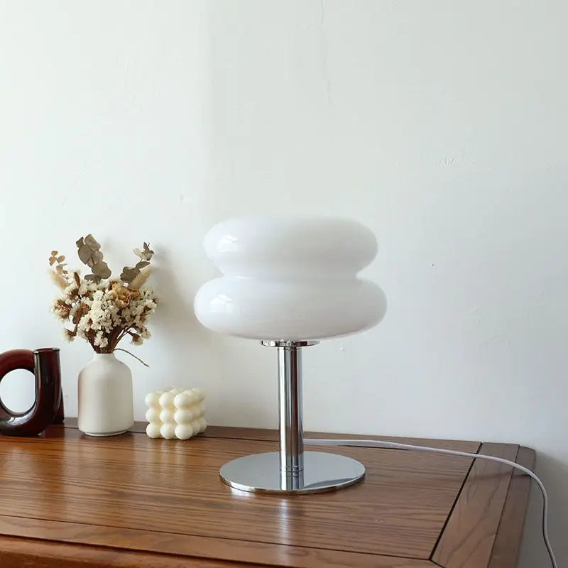 Novaeon skrivebordslampe i Bauhaus-stil med italiensk vintagepræg  