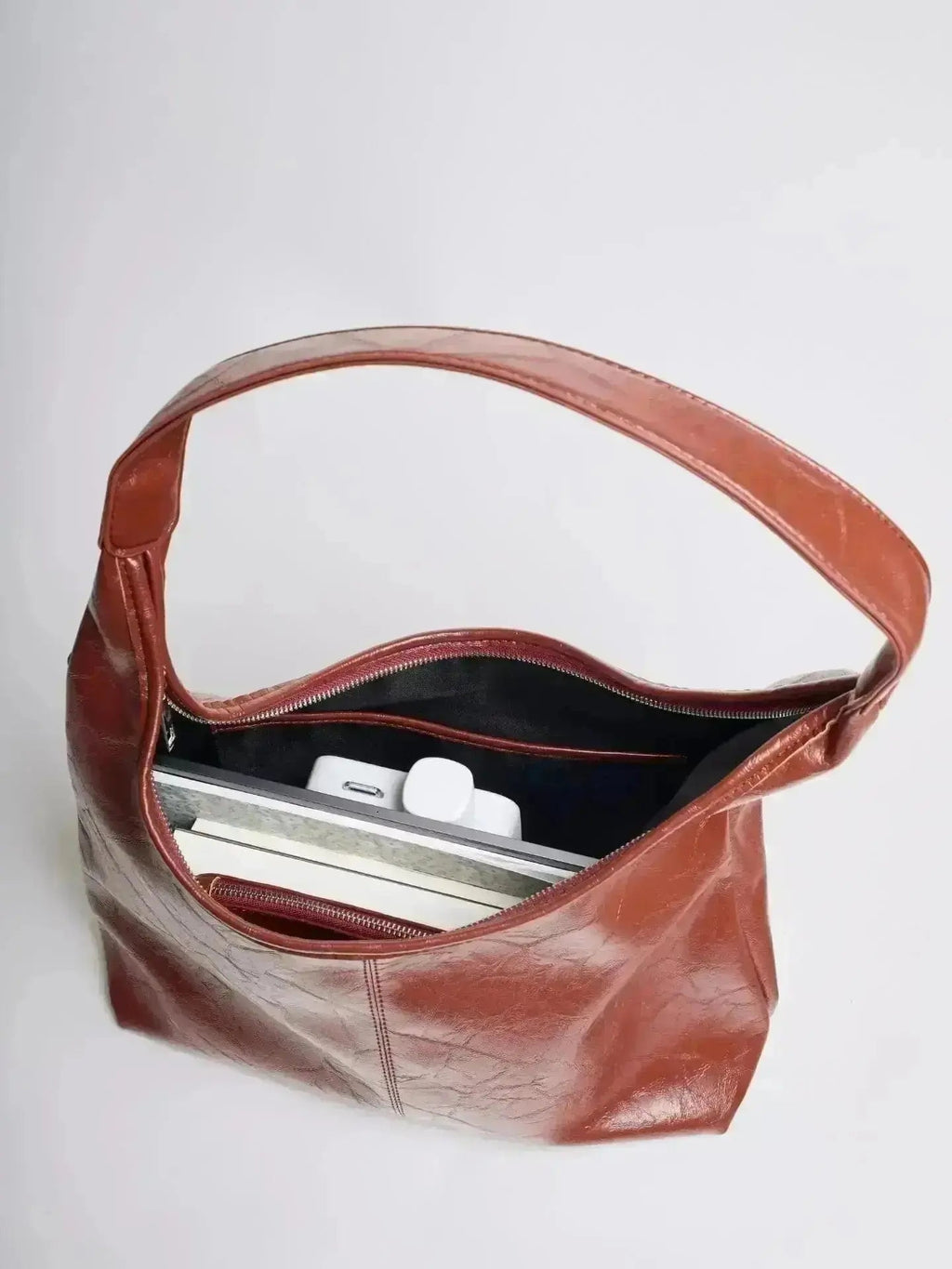 Saco de couro vintage envelhecido — inclui estojo de cosméticos