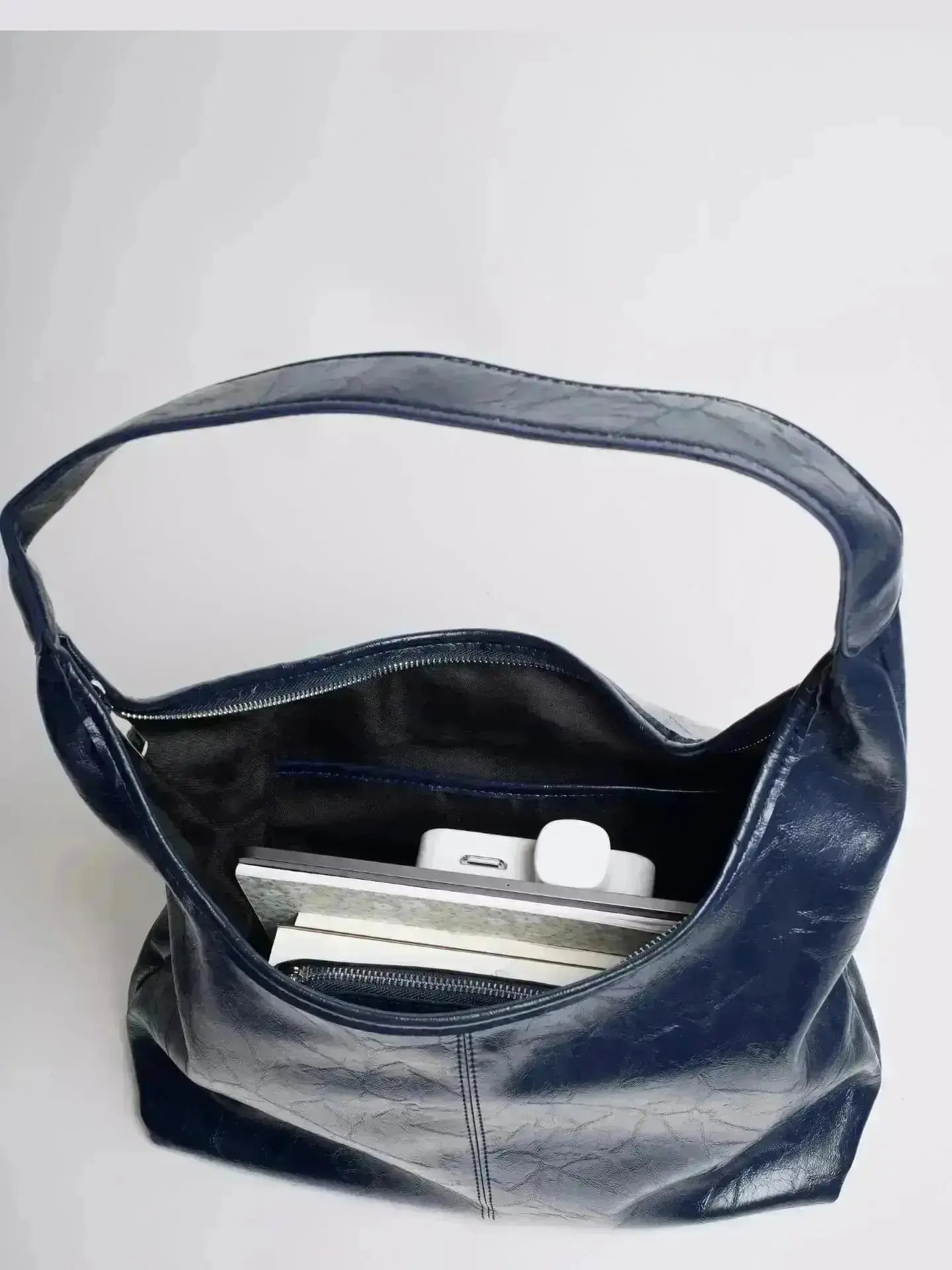 Saco de couro vintage envelhecido — inclui estojo de cosméticos