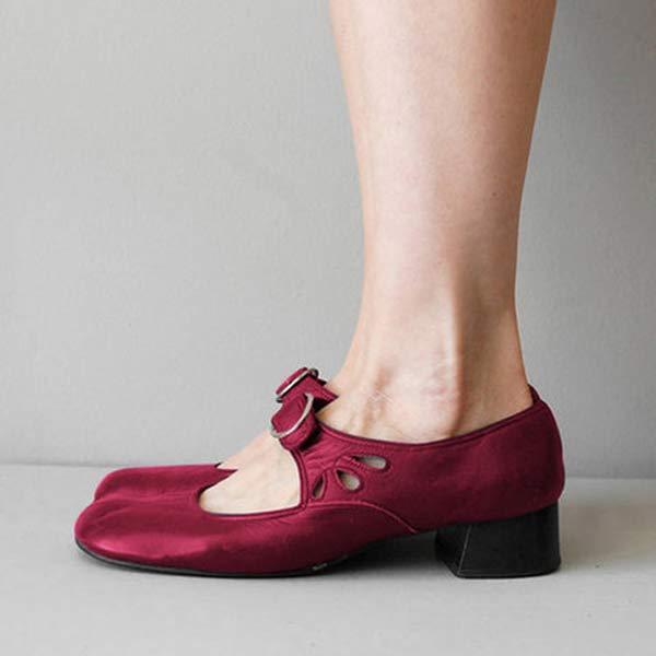 Monique's ortopediska sandaler i läder med spänne — vintagestil