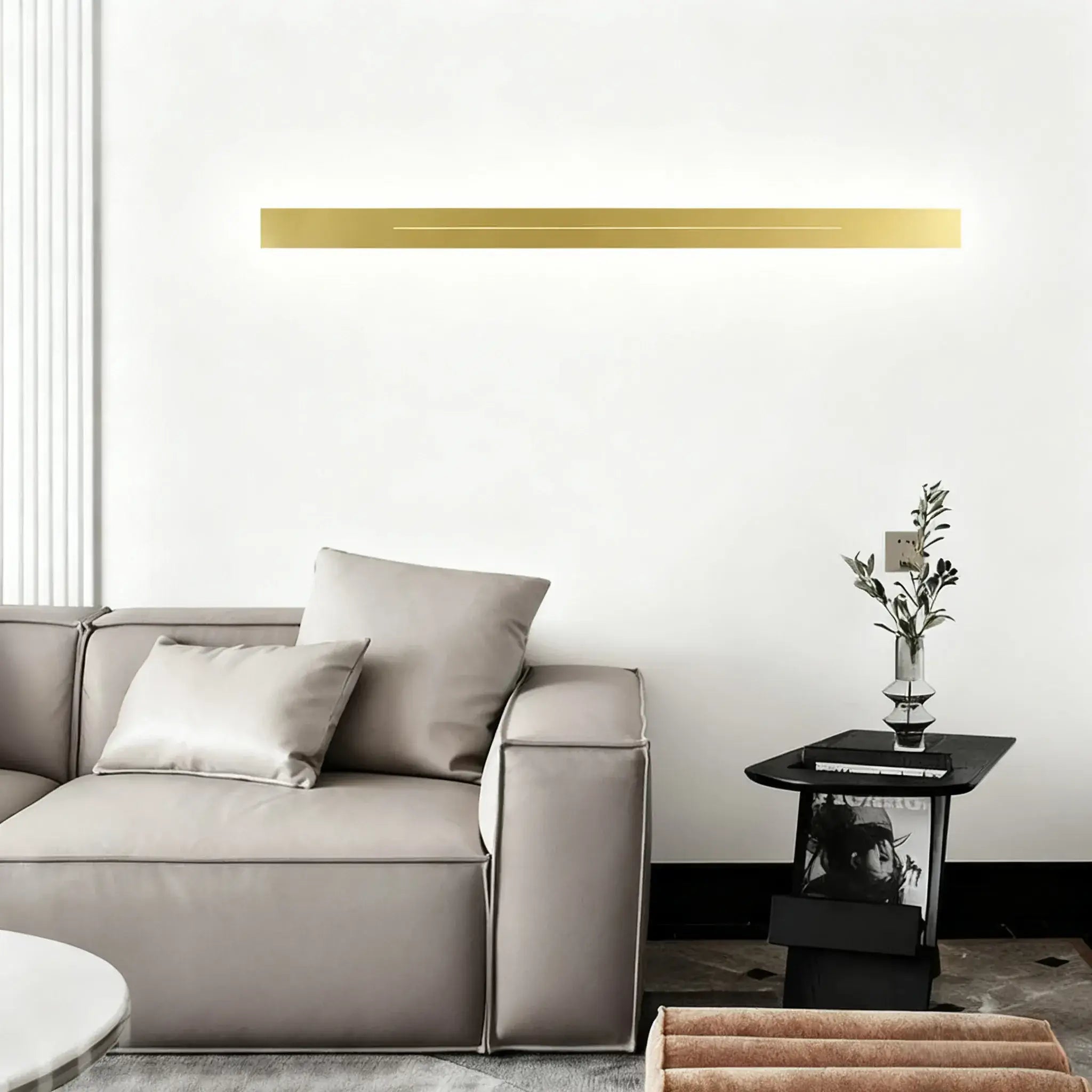 Minimalist LED Wall Lamp – Black/Gold for Bedroom - Flindria
