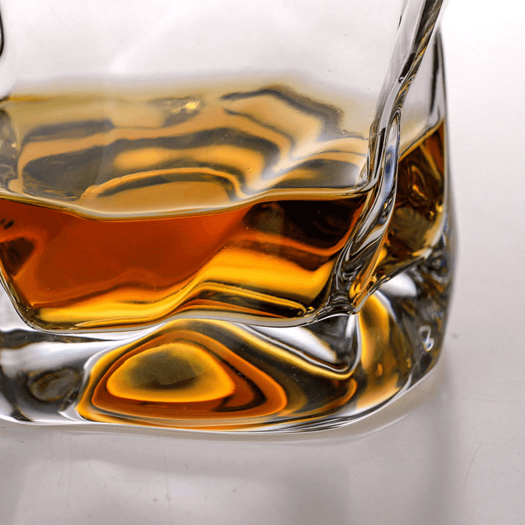 Kairo Glassworks Edo-Kiriko-Whiskyglas, handgeschliffen – Künstlerisches, zerknittertes Design