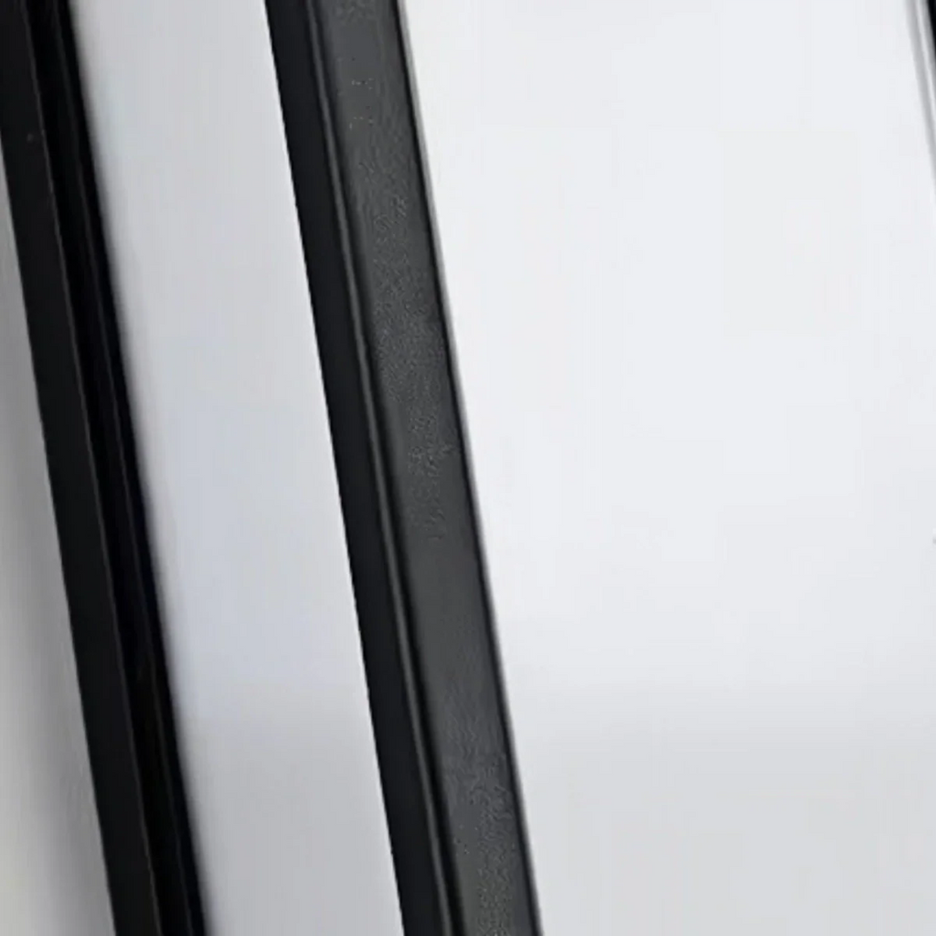 Minimalist Outdoor Wall Sconce in Black Stainless Steel with Adjustable LED Lighting - Flindria