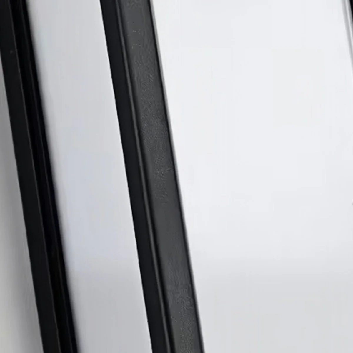 Minimalist Outdoor Wall Sconce in Black Stainless Steel with Adjustable LED Lighting - Flindria