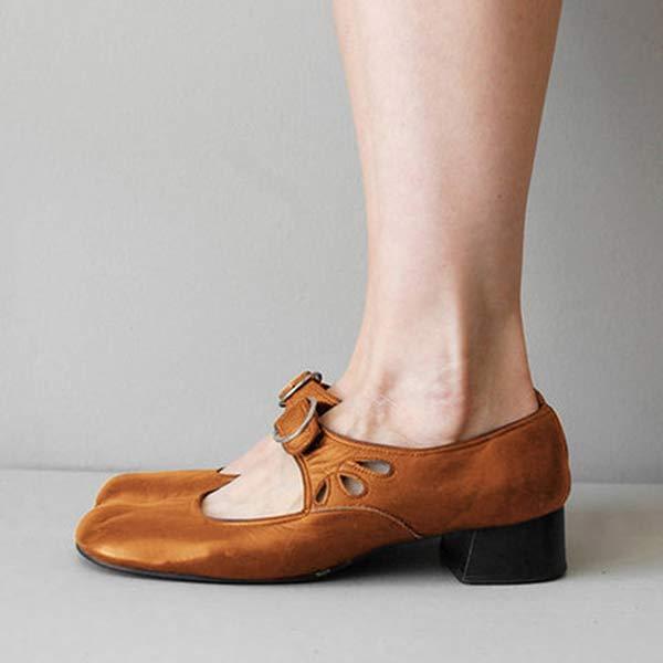 Monique's ortopediska sandaler i läder med spänne — vintagestil