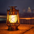 Lanterne vintage rustique à LED et au kérosène — Lampe portable à suspendre