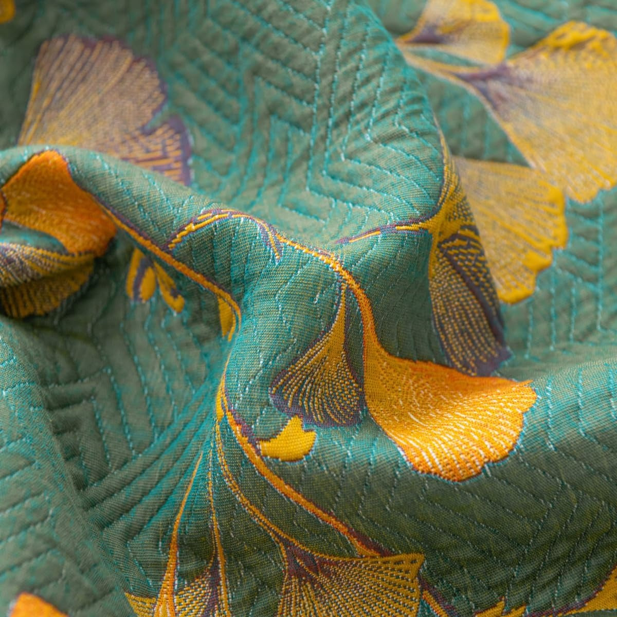Kétoldalas, jacquard szövésű, virágos ginkgoleveles ágytakaró