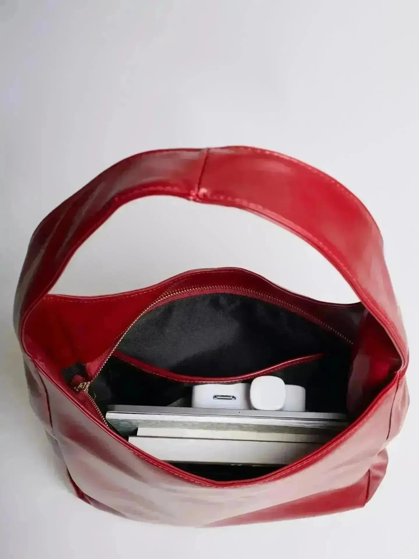 Timeless Bucket Shape Handbag — Structured Design, Spacious Interior