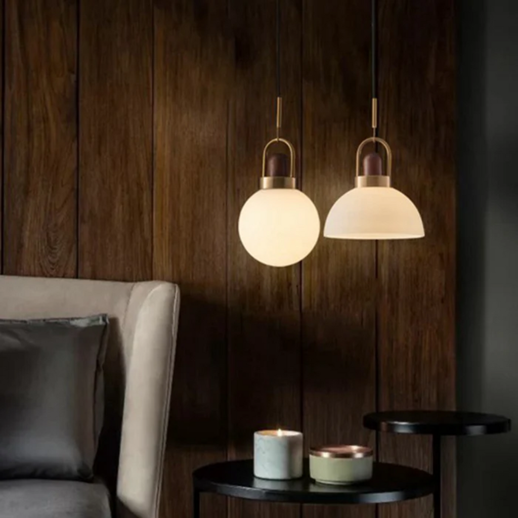Lyra Mood Ball Glas Pendelleuchte mit Kupferakzenten für das Esszimmer