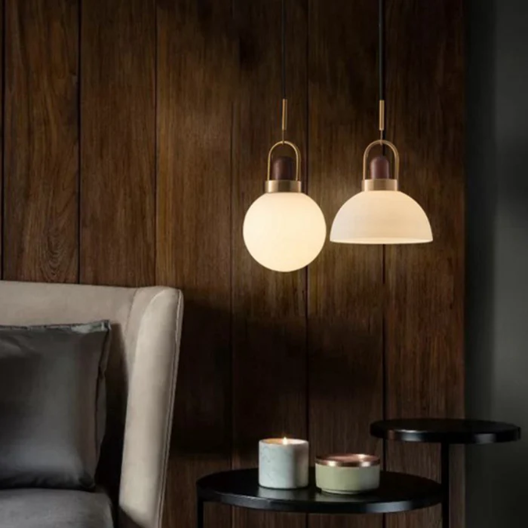 Lyra Mood Ball Glas Pendelleuchte mit Kupferakzenten für das Esszimmer