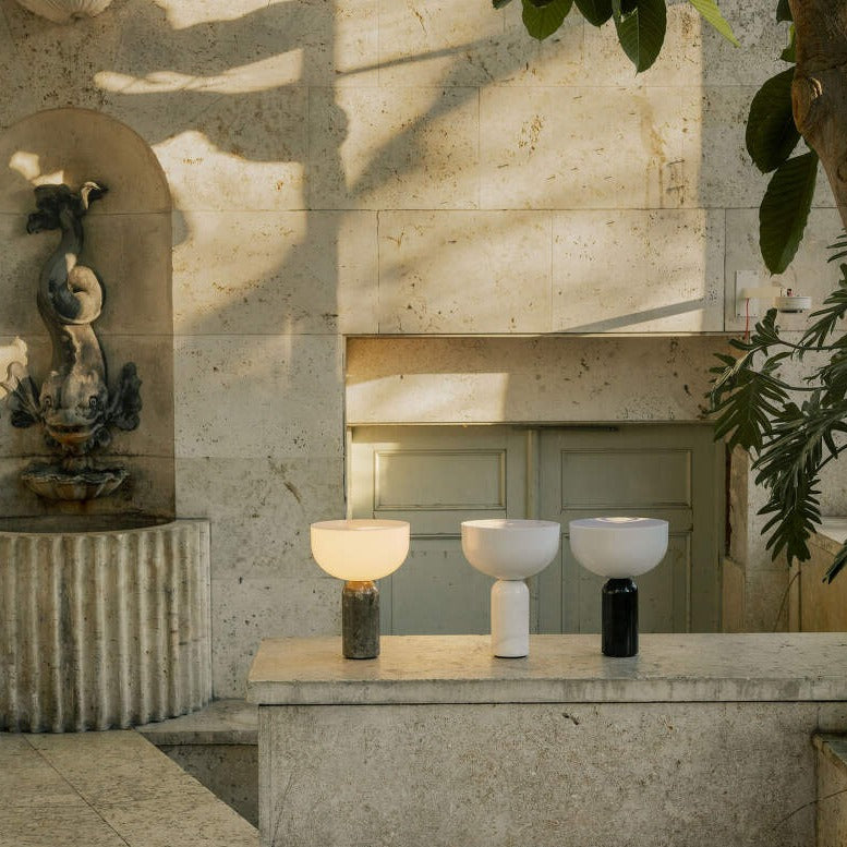 LumaStone Marmorlampe mit raffiniertem Sockel und sanftem Umgebungslicht