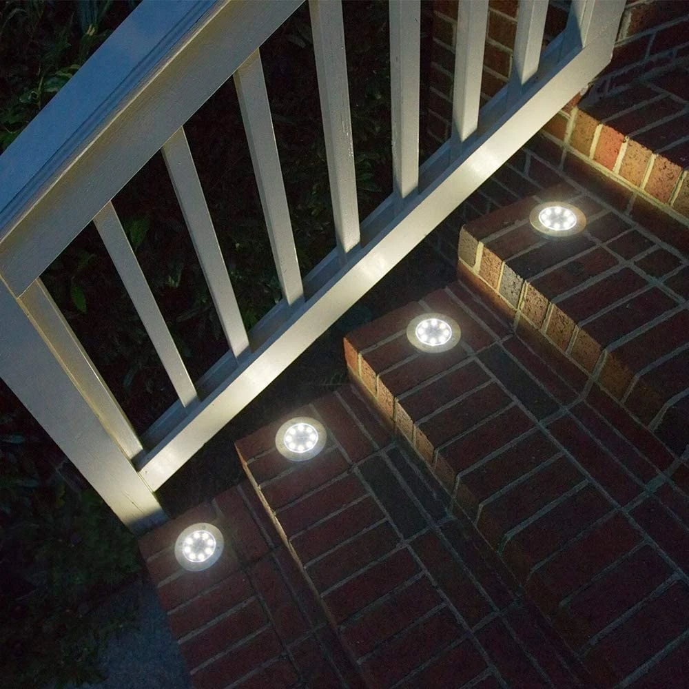 12 LED-solcellebaserte bakkelys — vanntette utelamper til hagen