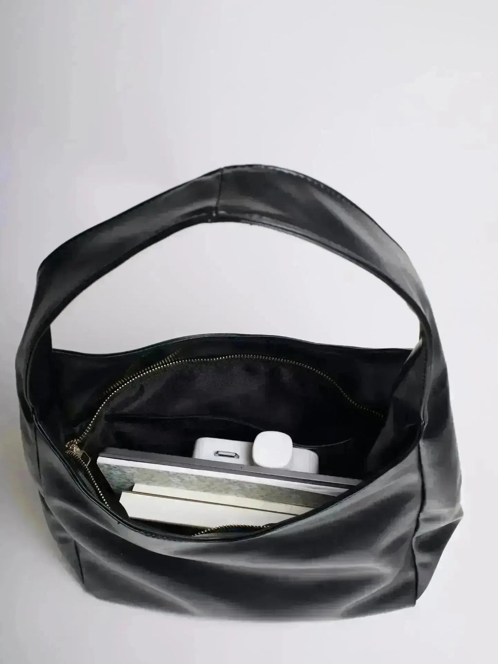 Timeless Bucket Shape Handbag — Structured Design, Spacious Interior