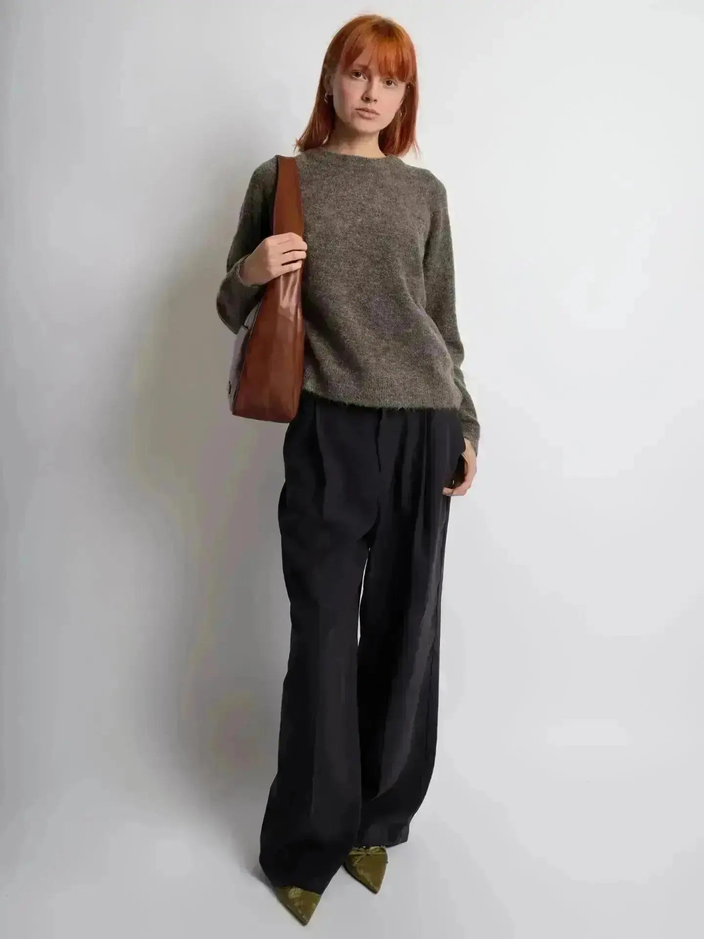 Timeless Bucket Shape Handbag — Structured Design, Spacious Interior