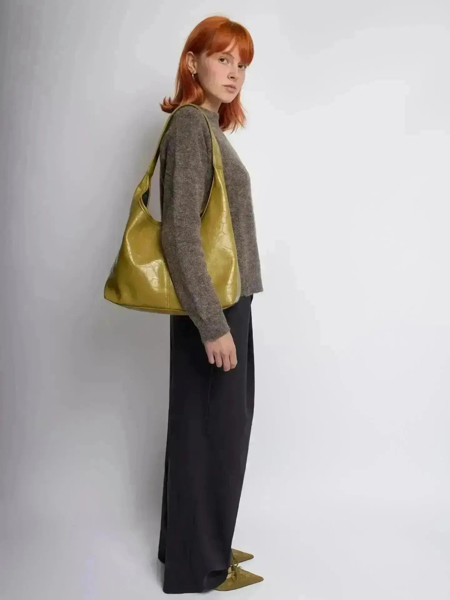 Saco de couro vintage envelhecido — inclui estojo de cosméticos