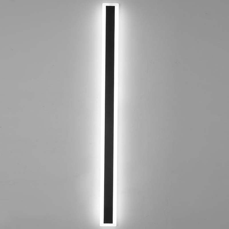 Frostline lineaire buitenwandlamp — transparant acrylpaneel, matzwarte afwerking