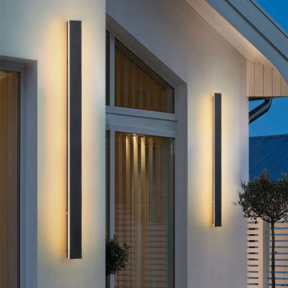 مصباح حائط خطي LED خارجي من نيكس — إصدار بلمسة نهائية سوداء