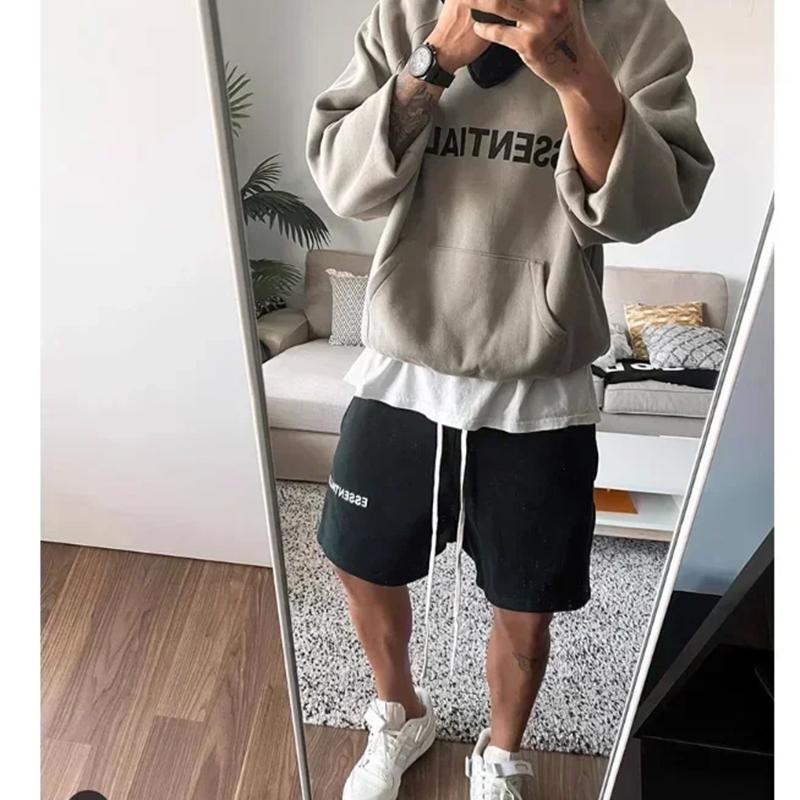 Fear Of God Essentials Hoodie — 100 % bomull, ultramjukt sweatshirtmaterial, känguruficka