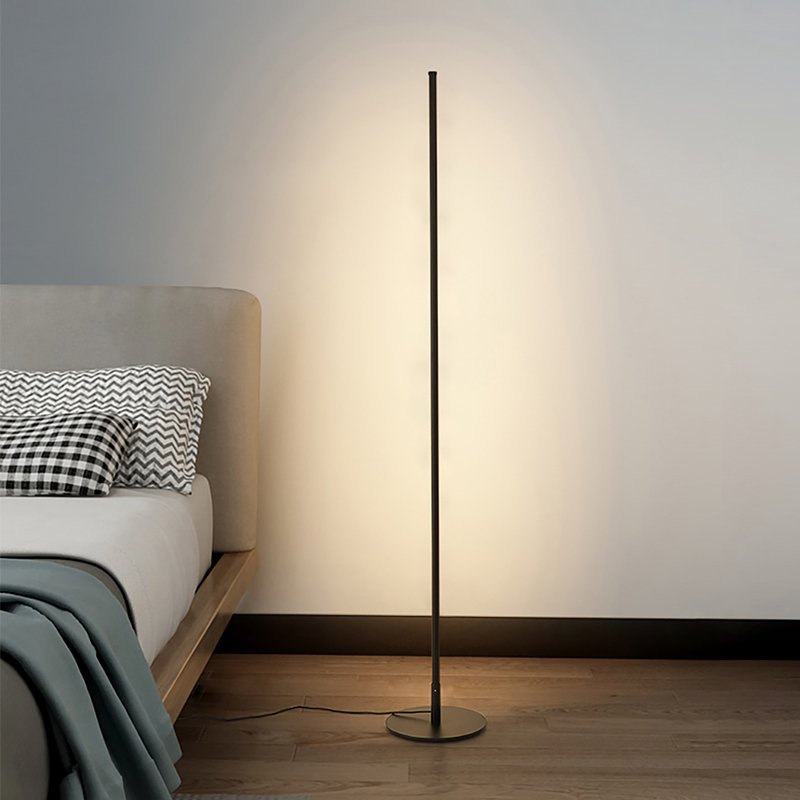 مصباح LuxeGlow الأرضي القابل لتعتيم الإضاءة — تحكم عن بُعد، سطوع ودرجة حرارة لون قابلان للضبط