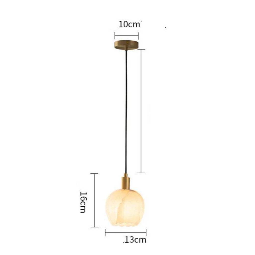 Calara Alabaster Pendelleuchte über Esszimmer und Wohnbereichen