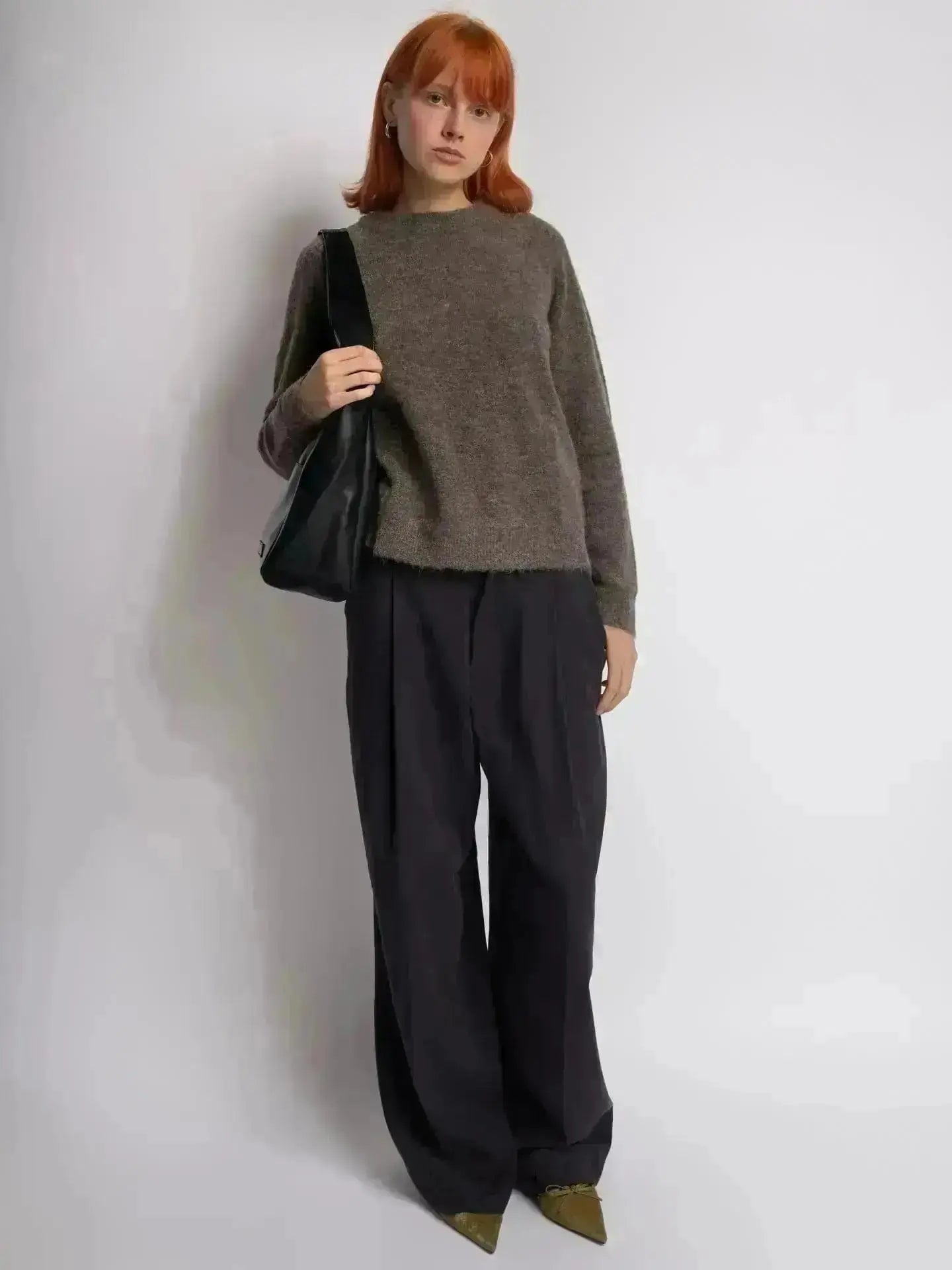 Timeless Bucket Shape Handbag — Structured Design, Spacious Interior
