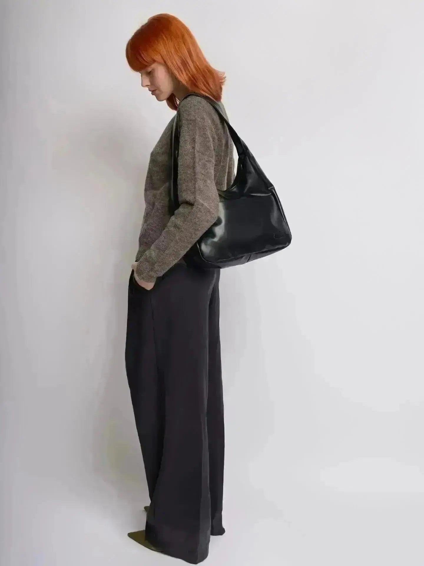 Timeless Bucket Shape Handbag — Structured Design, Spacious Interior