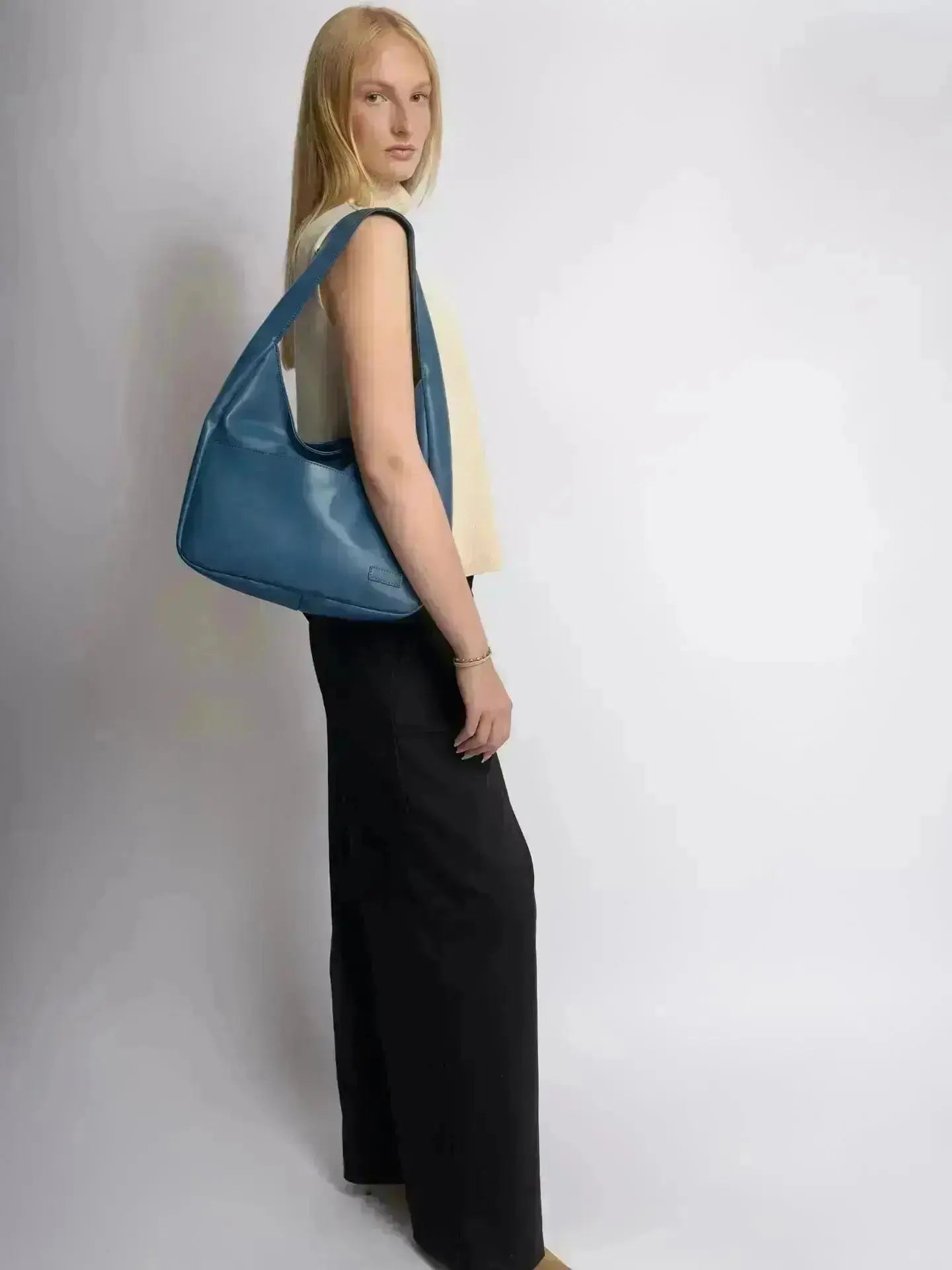 Timeless Bucket Shape Handbag — Structured Design, Spacious Interior
