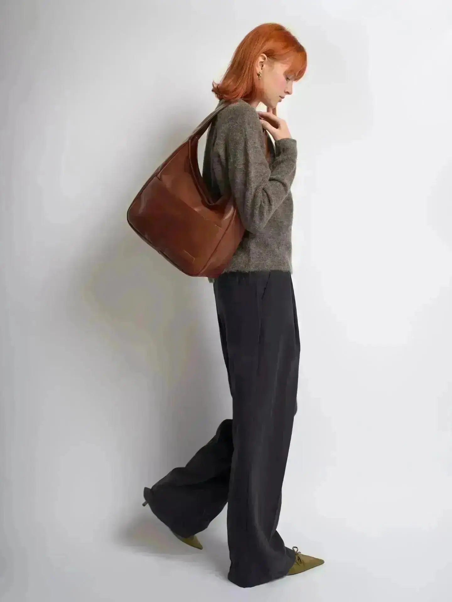 Timeless Bucket Shape Handbag — Structured Design, Spacious Interior