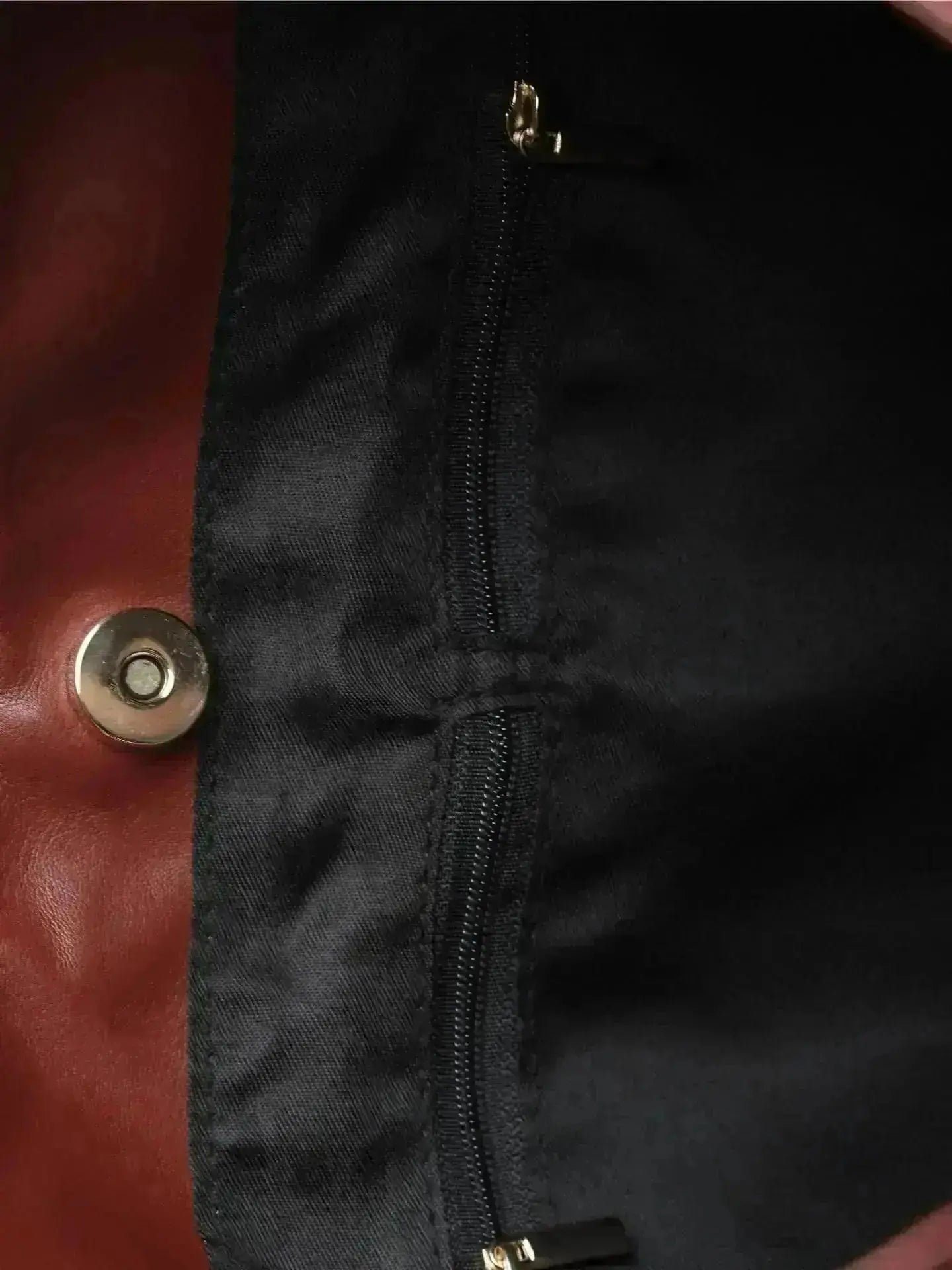Timeless Bucket Shape Handbag — Structured Design, Spacious Interior