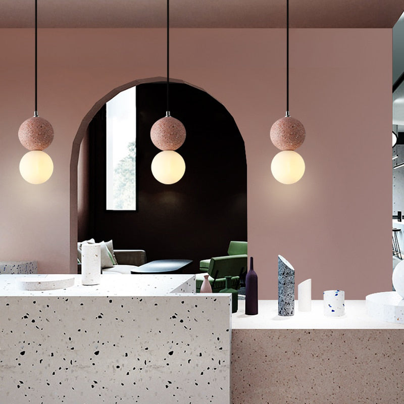 Suspensions LED en forme de globe Valentina — verre noir et blanc