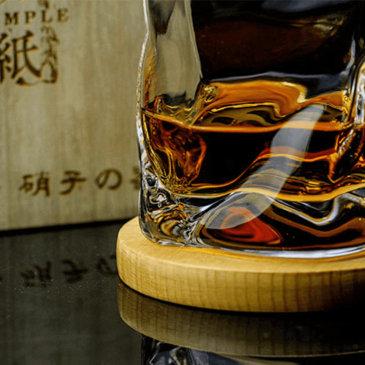 Kairo Glassworks Edo-Kiriko-Whiskyglas, handgeschliffen – Künstlerisches, zerknittertes Design