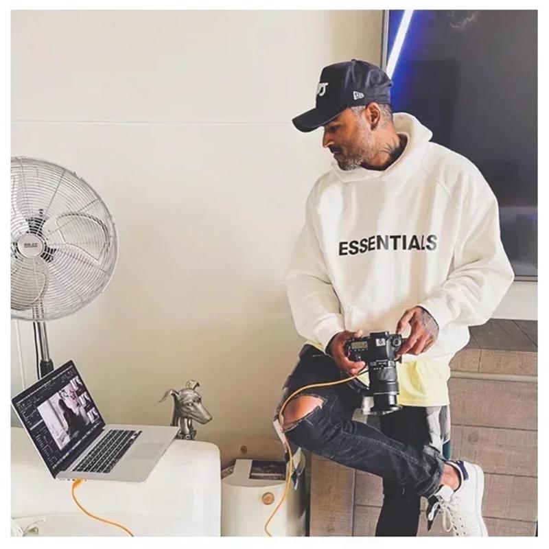 Fear Of God Essentials Hoodie — 100 % bomull, ultramjukt sweatshirtmaterial, känguruficka