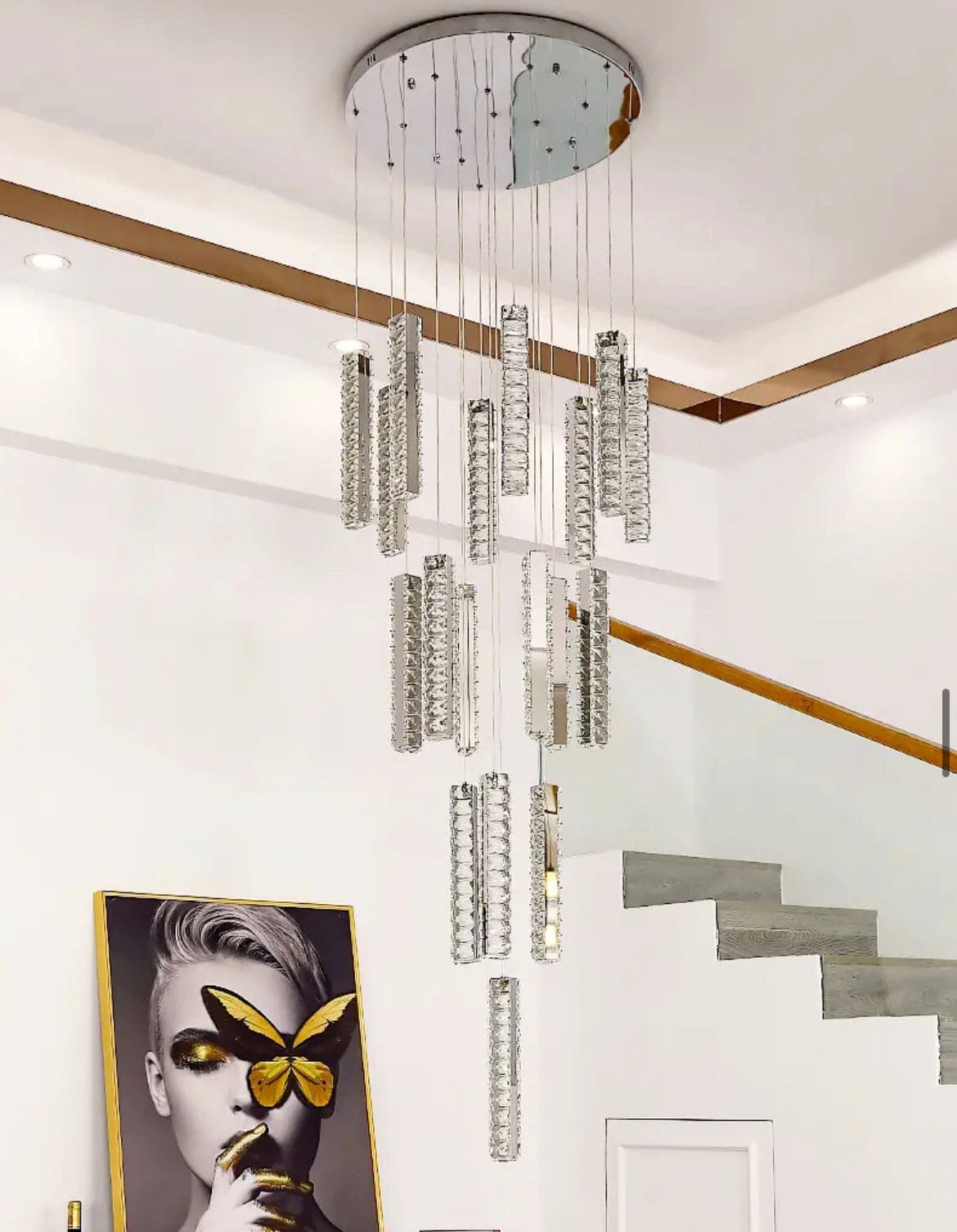 LustreCrest Kristall-Kronleuchter für Treppen mit integrierter LED-Beleuchtung