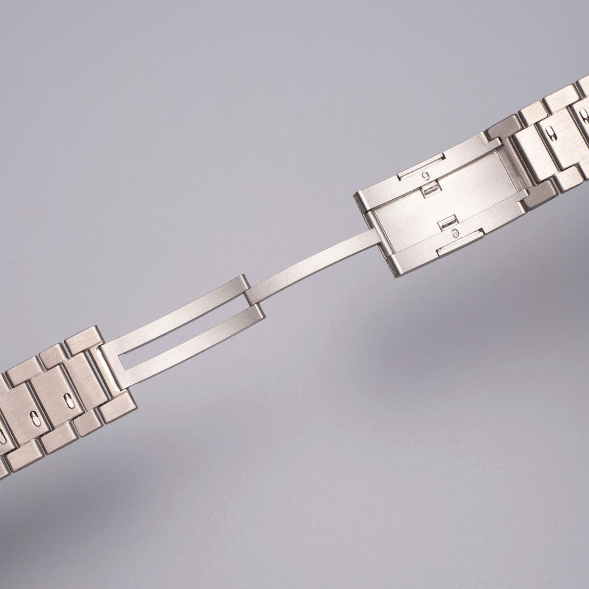 AppleWatch Band in Pure Titanium — Durable Formal Style