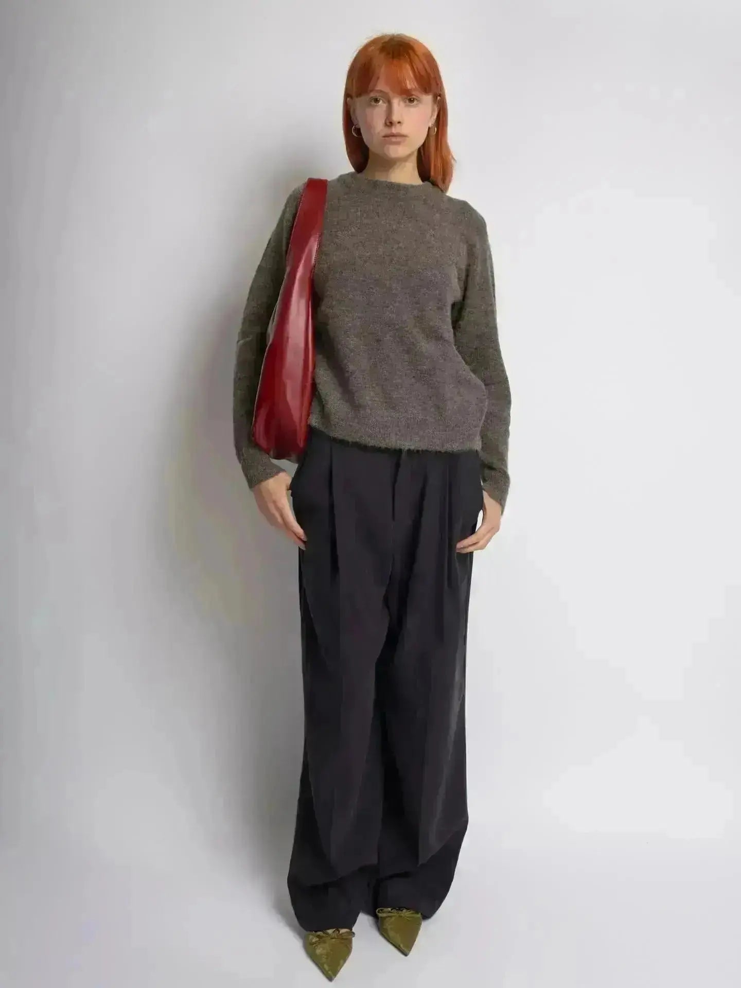 Timeless Bucket Shape Handbag — Structured Design, Spacious Interior
