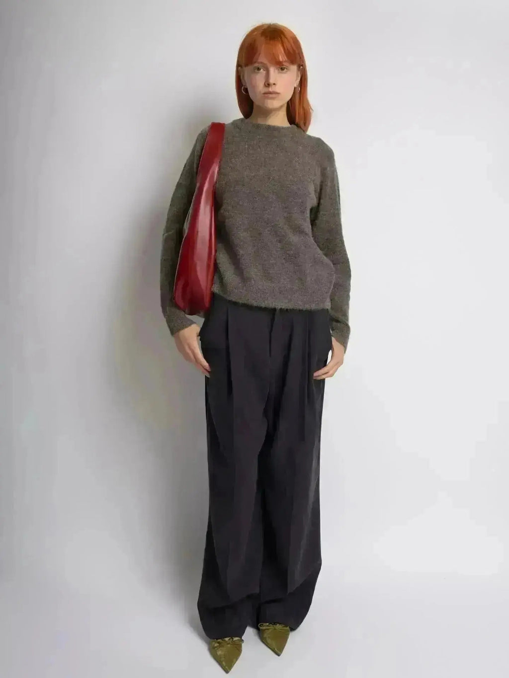 Timeless Bucket Shape Handbag — Structured Design, Spacious Interior
