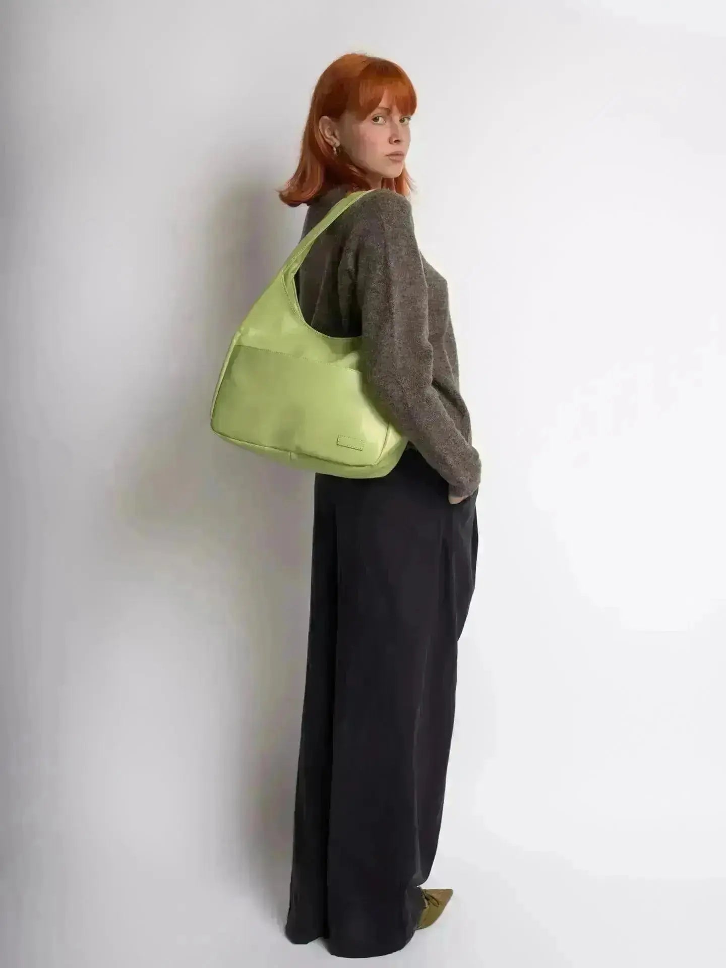 Timeless Bucket Shape Handbag — Structured Design, Spacious Interior