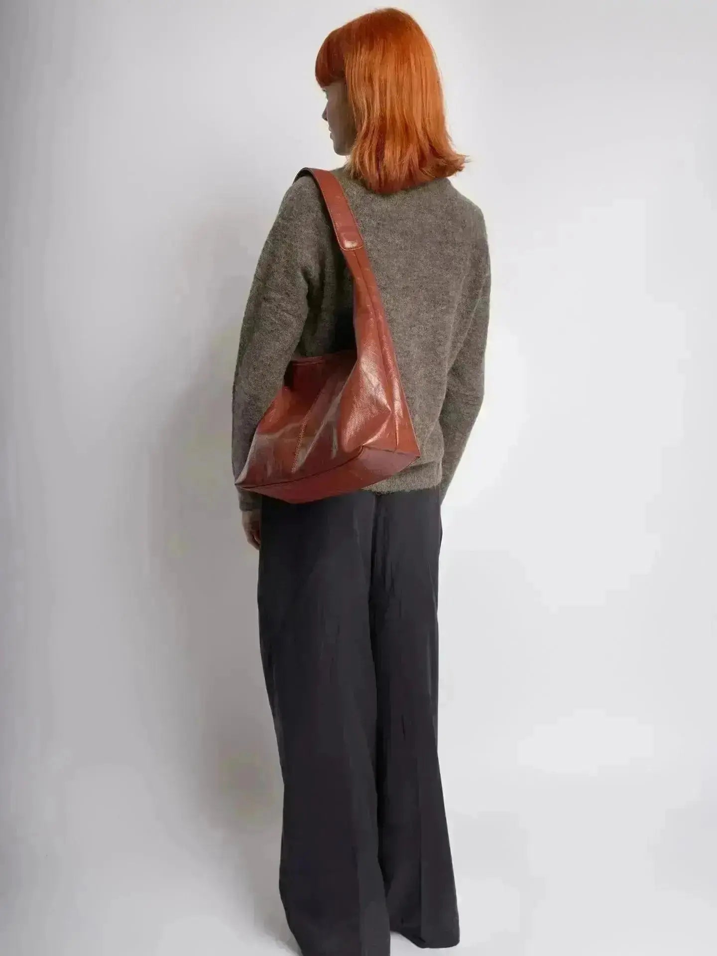 Saco de couro vintage envelhecido — inclui estojo de cosméticos