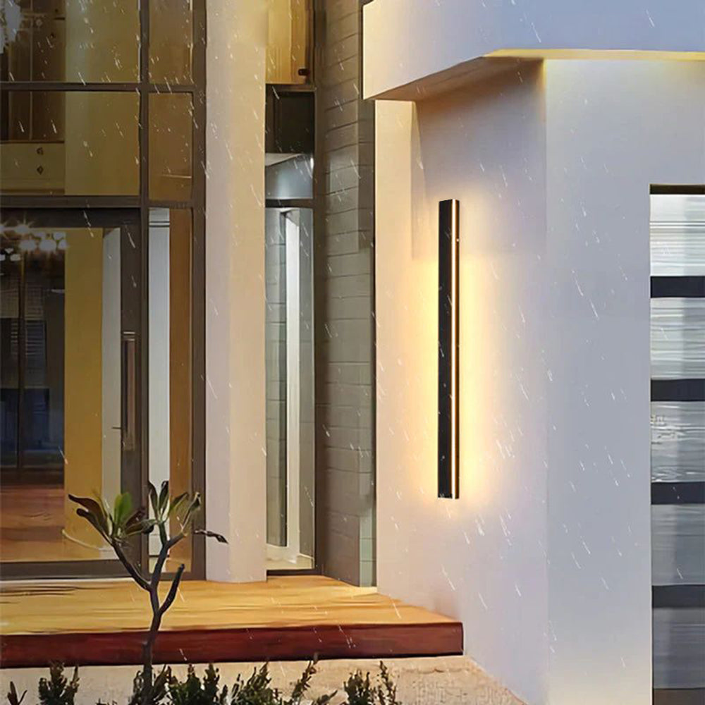 مصباح حائط خطي LED خارجي من نيكس — إصدار بلمسة نهائية سوداء