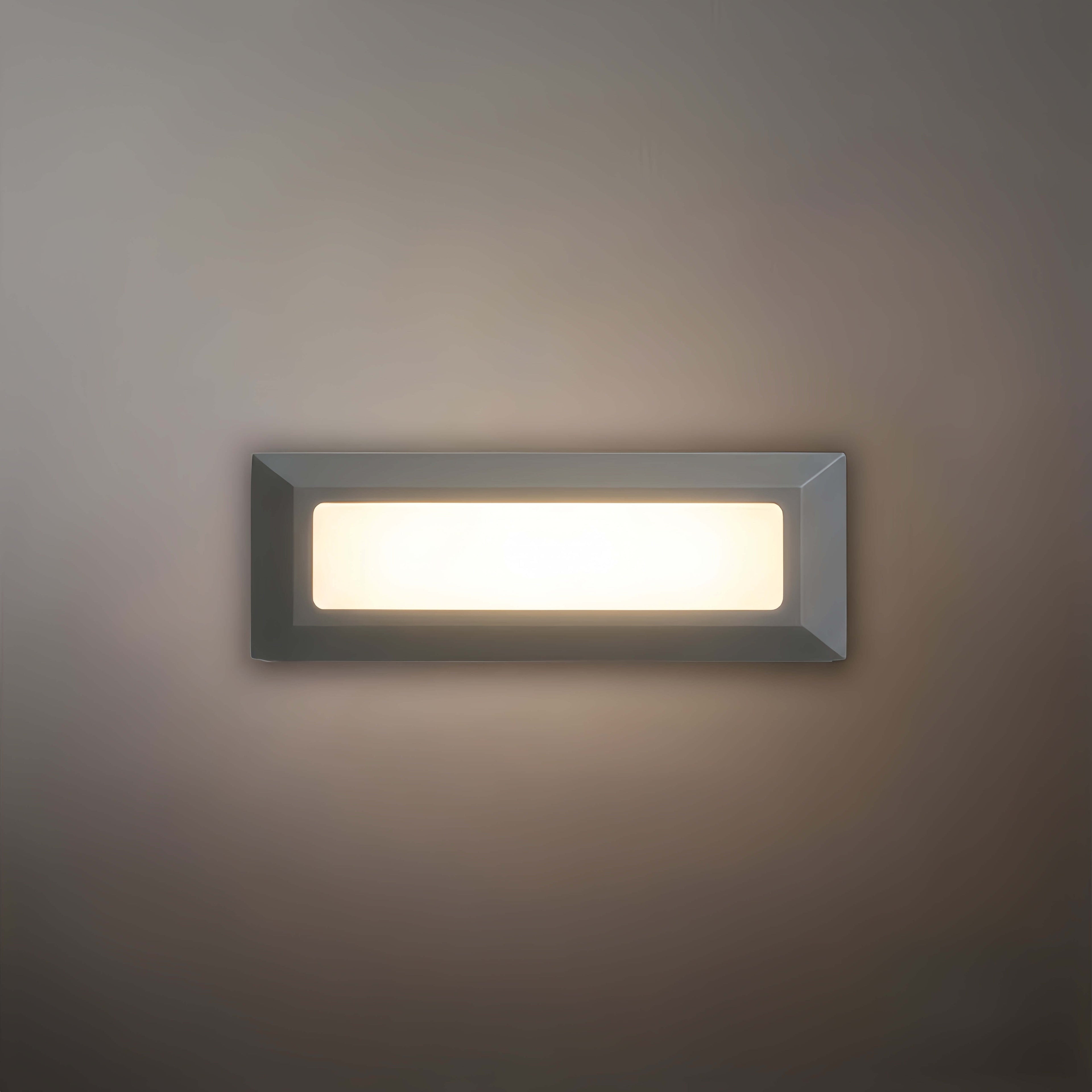 Minimalist Black LED Deck Step Light – Wall Light with Sensor for Stairs/Garden - Flindria