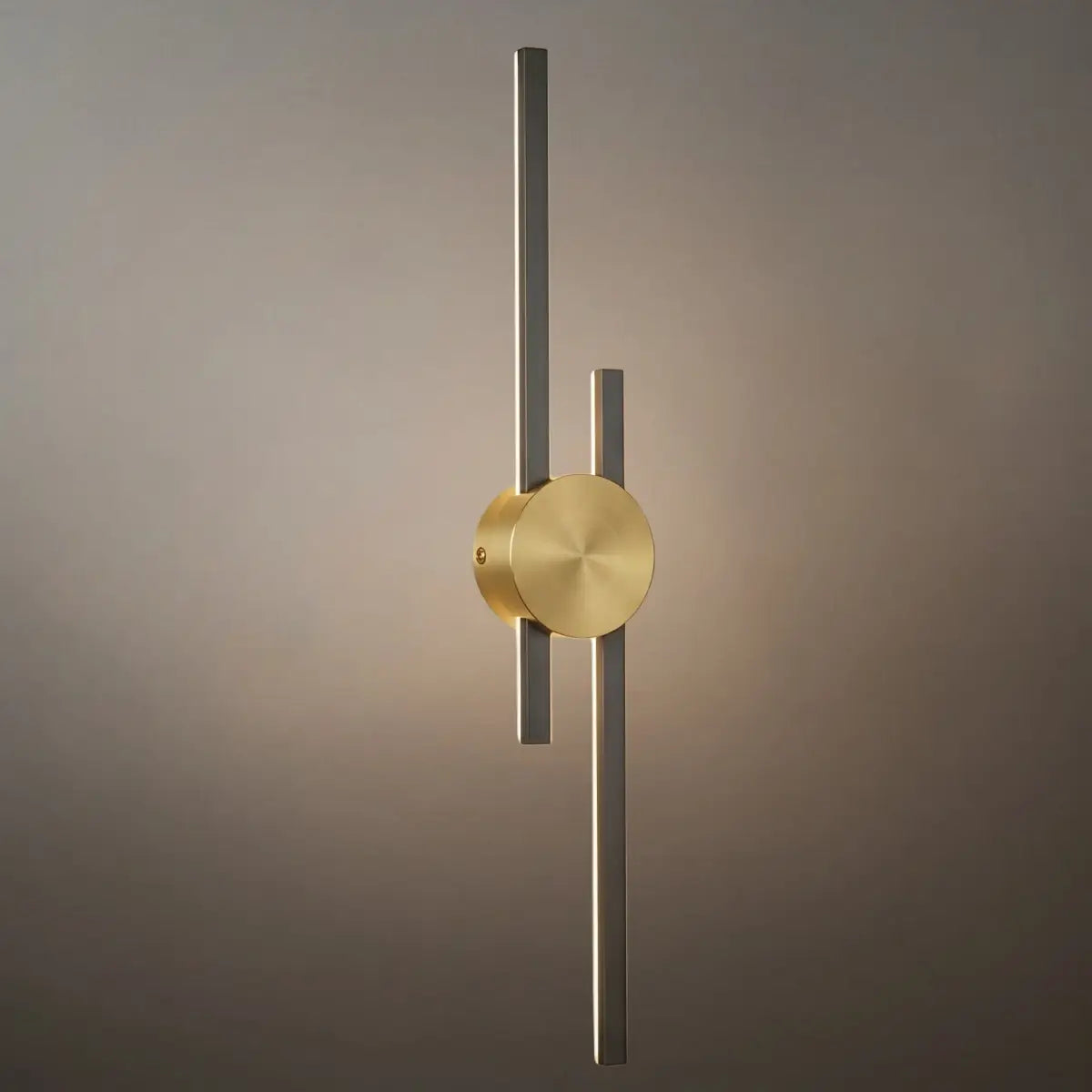 Modern Linear Wall Lamp - Black/Gold Metal for Living Room - Flindria
