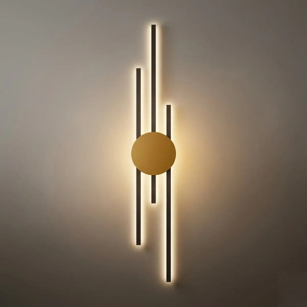Modern Linear Wall Lamp - Black/Gold Metal for Living Room - Flindria