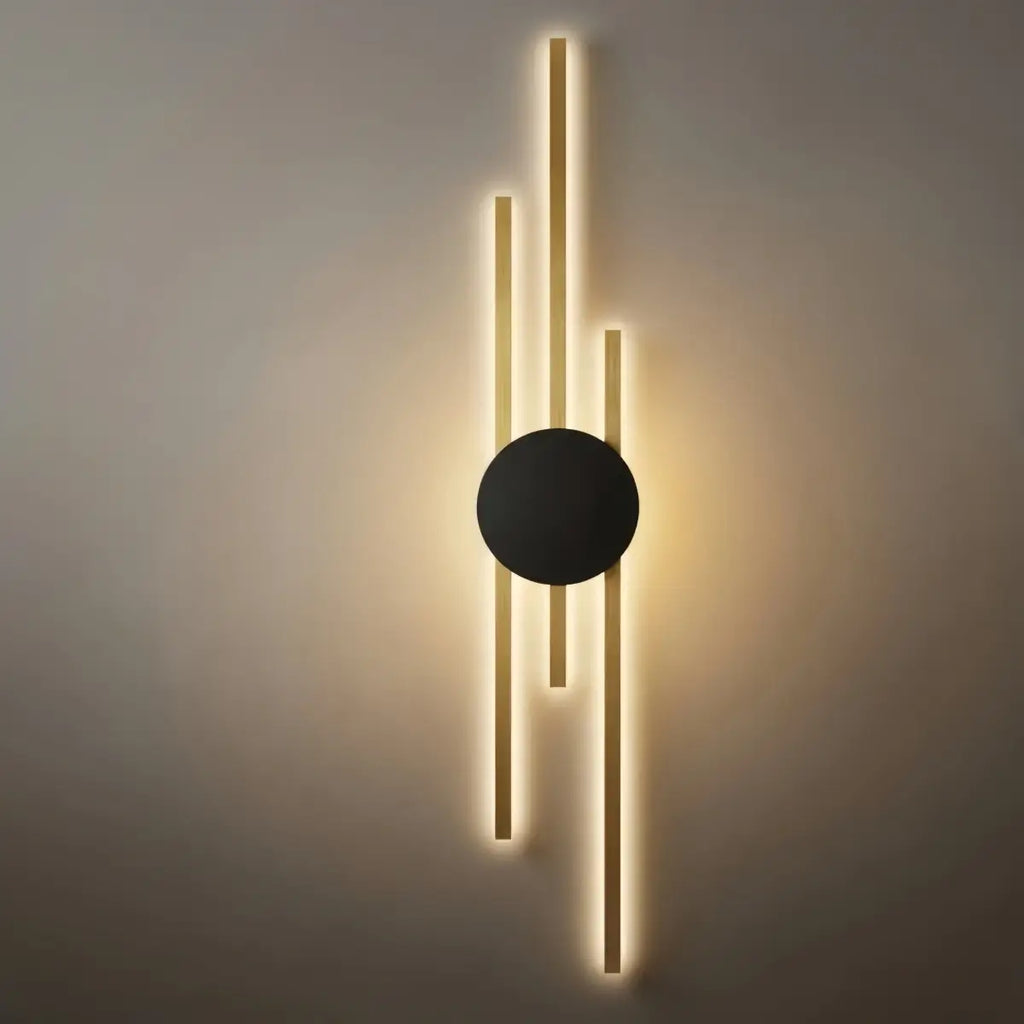 Modern Linear Wall Lamp - Black/Gold Metal for Living Room - Flindria
