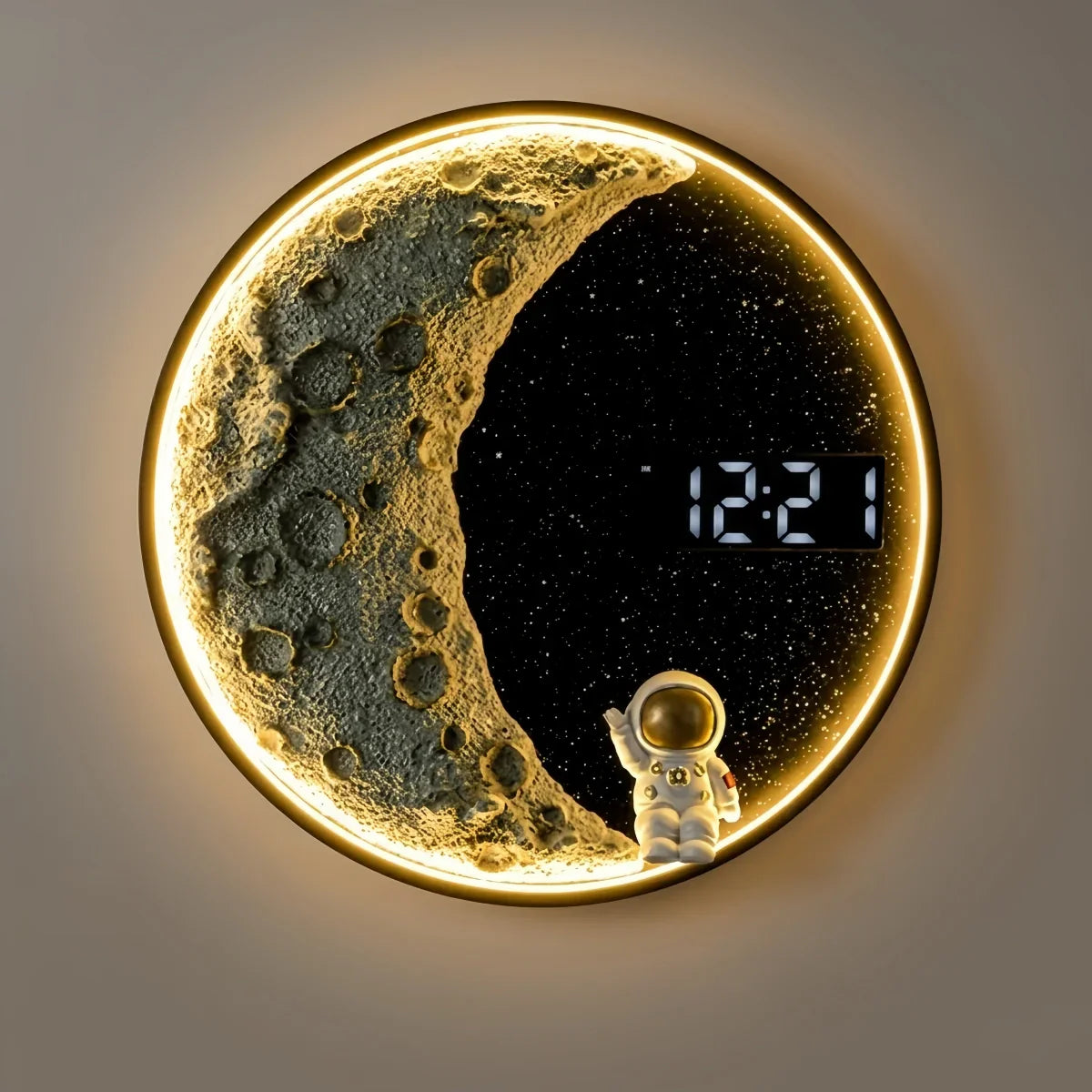 Art Deco Astronaut Wall Lamp - Modern Moon Metal Clock Light for Bedroom - Flindria