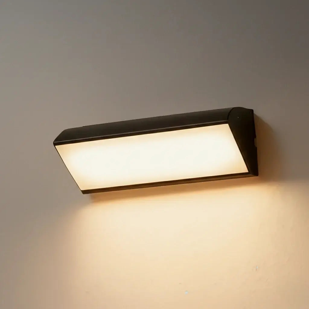 Minimalist Outdoor Wall Lamp - Light for Courtyard - Flindria