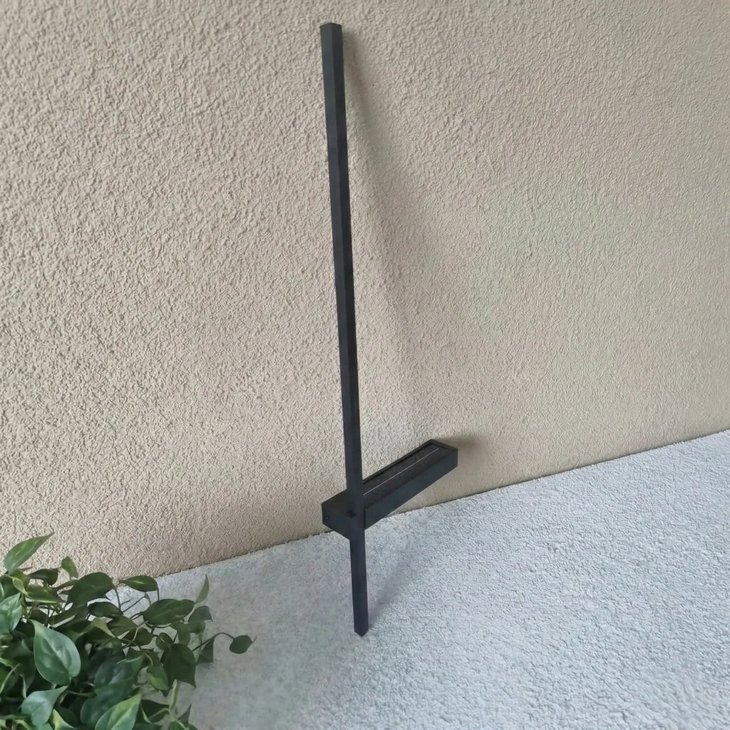 Modern Linear LED Wall Lamp – Black Solar & Sensor Light Outdoor - Flindria