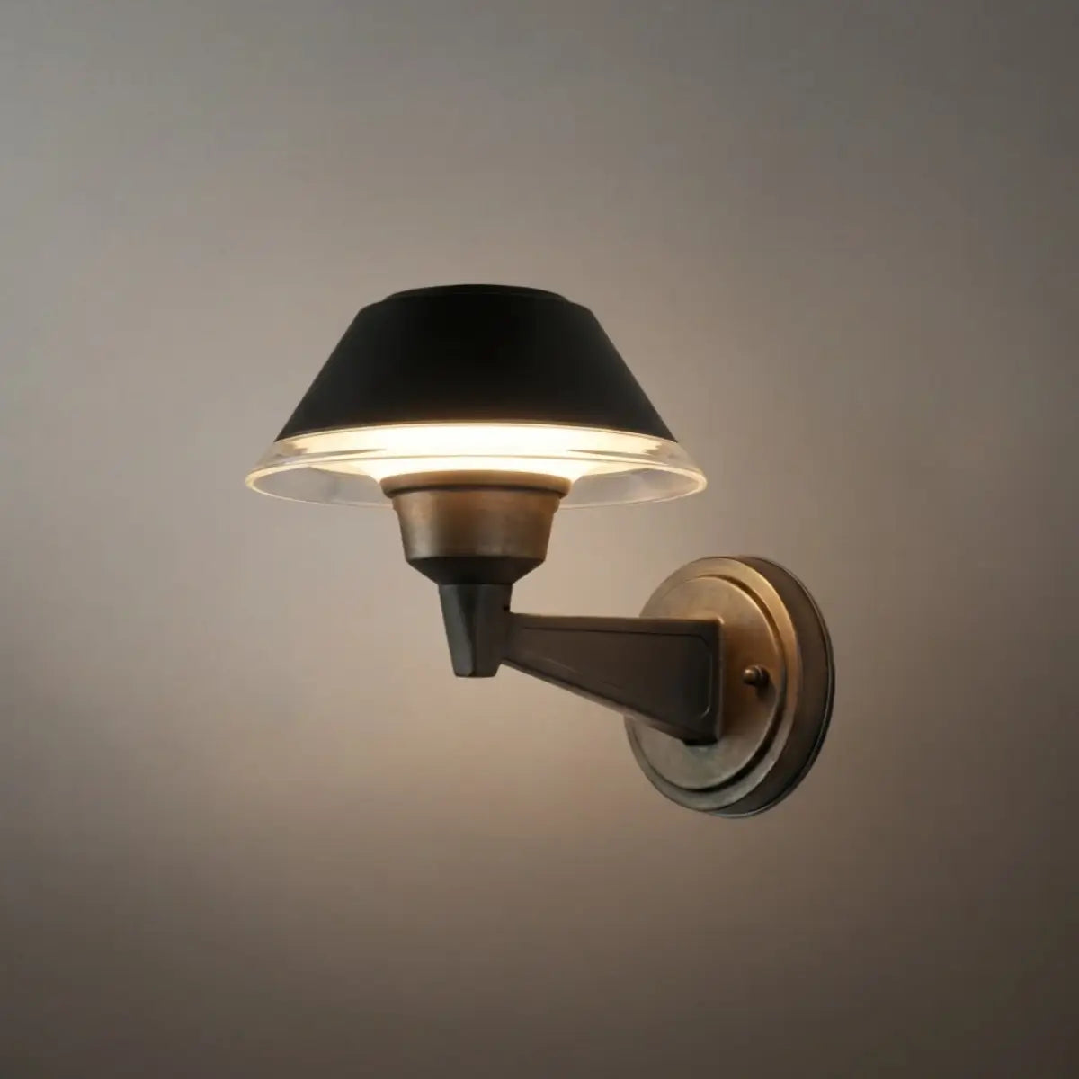 Vintage utomhus vägglampa - Svart metallhuvdesign för trädgård & uteplats - Flindria