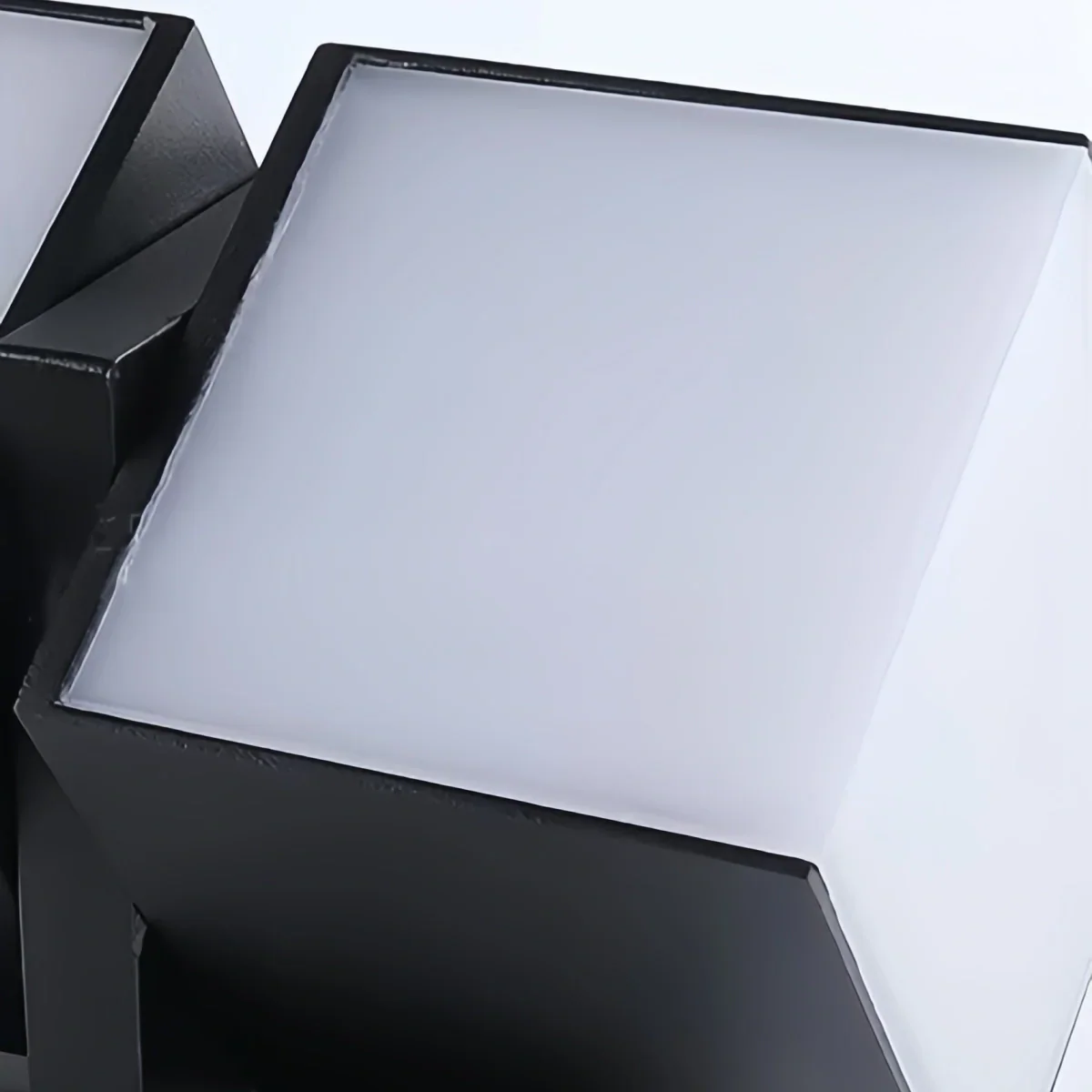 Modern Outdoor Wall Lamp - Black Metal Irregular Design for Exterior Wall - Flindria