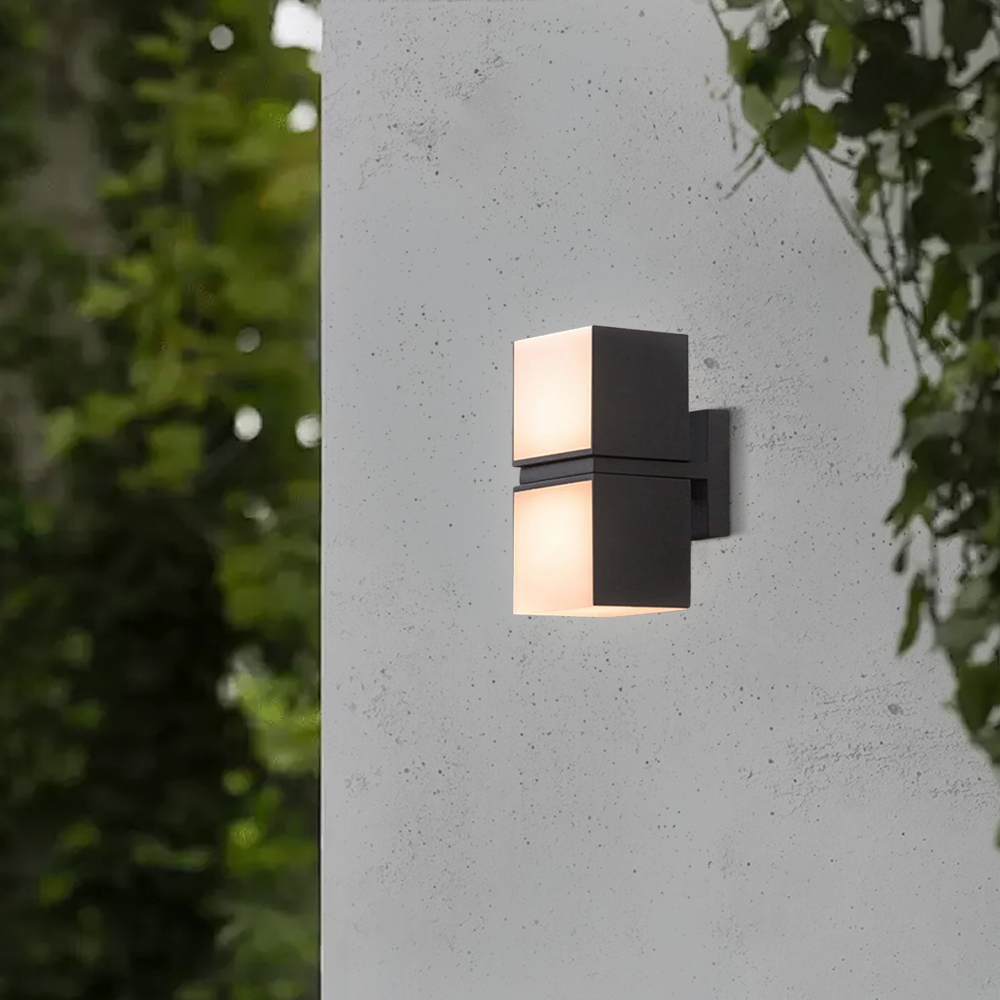 Modern Outdoor Wall Lamp - Black Metal Irregular Design for Exterior Wall - Flindria